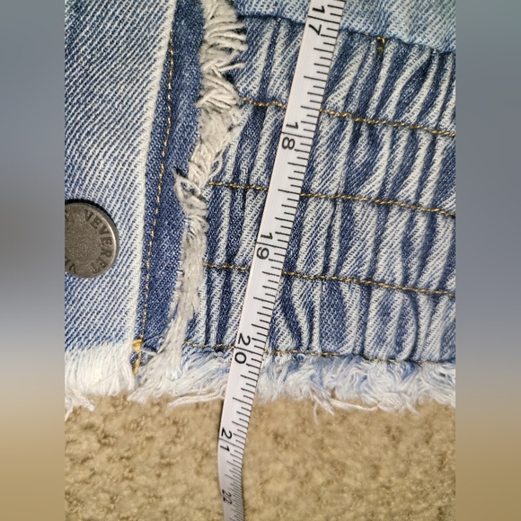 NEW Veveret Light Blue Jean Jacket with Eyelet Lace Size Small - Picture 17 of 17